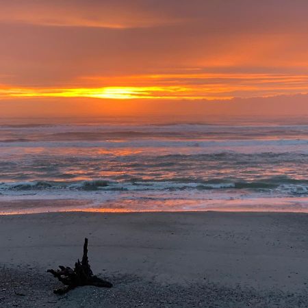 Big Heart Beach Хокитика Экстерьер фото